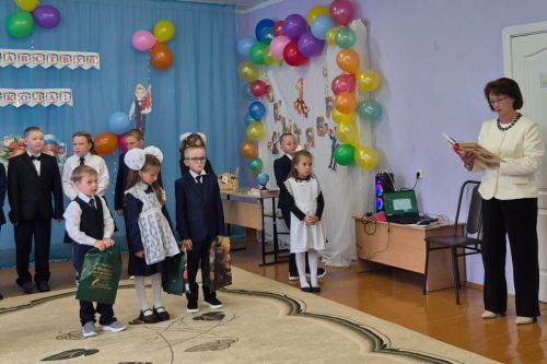 Впервые перешагнули порог юртовской школы трое учащихся
