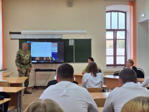 В педколледже прошел Урок мужества с участником СВО