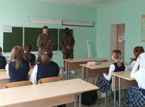 Не только теория: школьники отработали действия на случай захвата