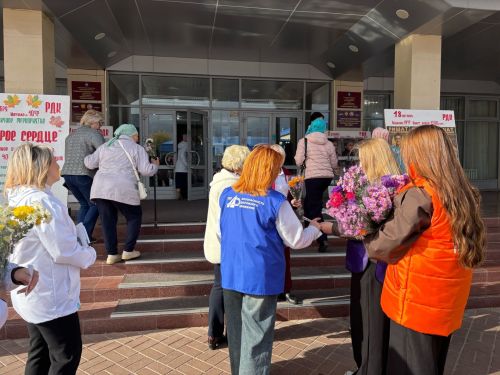 В Мензелинске поздравили старшее поколение и провели акцию по безопасности
