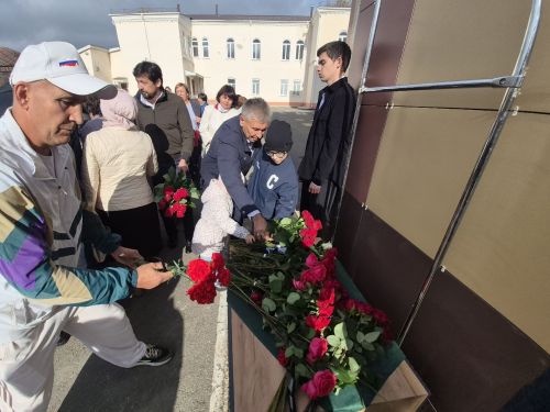 Минзәлә авыл хуҗалыгы техникумында Эльвира Фаттаховага багышлап мемориаль такта ачылды