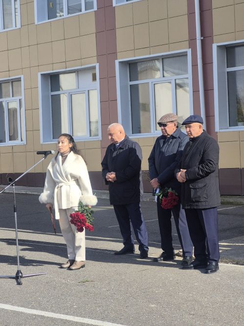 Минзәлә авыл хуҗалыгы техникумында Эльвира Фаттаховага багышлап мемориаль такта ачылды