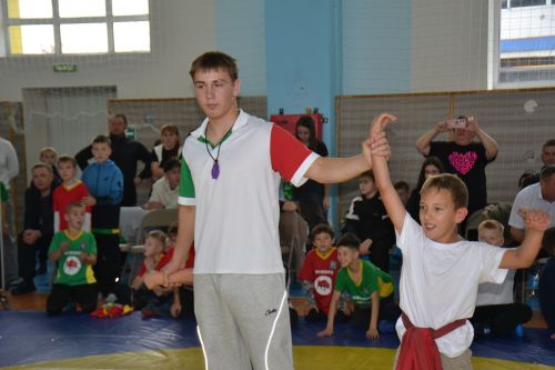 В Мензелинске проходит межрайонный турнир по борье корэш памяти Ильдара Садртдинова