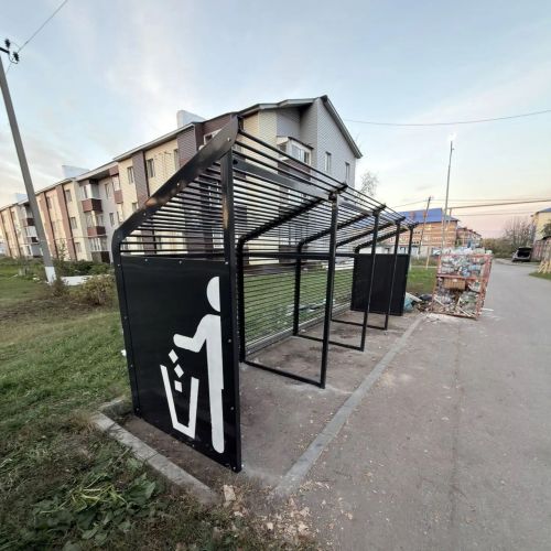 В Мензелинске обновляют контейнерные площадки