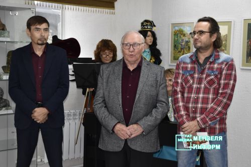В Мензелинске открылась выставка скульптур «Национальные герои народов мира»