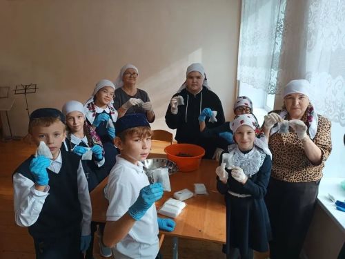 В Татарскомошугинской библиотеке приготовили травяной чай для бойцов СВО