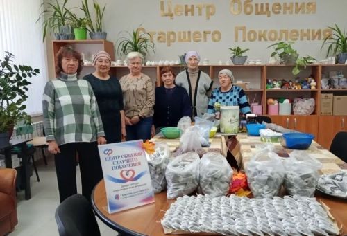 Старшее поколение Мензелинского района активно участвует в поддержке бойцов СВО