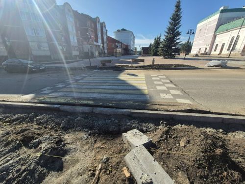 Минзәләнең Карл Маркс урамы яңаруын дәвам итә.