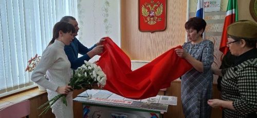 В Кадряковской школе Мензелинского района открыли «Парты героев»