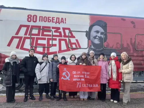 Мензелинские школьники встретили «Поезд Победы» в Набережных Челнах!