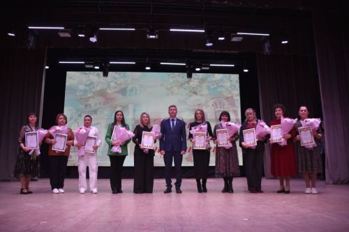Минзәләдә мәдәният хезмәткәрләре көнен билгеләп үттеләр