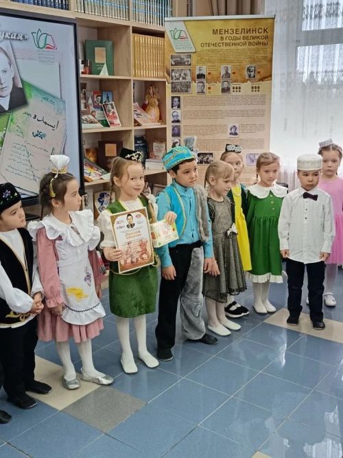 «Слово Тукая живёт в сердцах юного поколения» : в детской библиотеке имени Рашита Гарая прошел районный конкурс чтецов