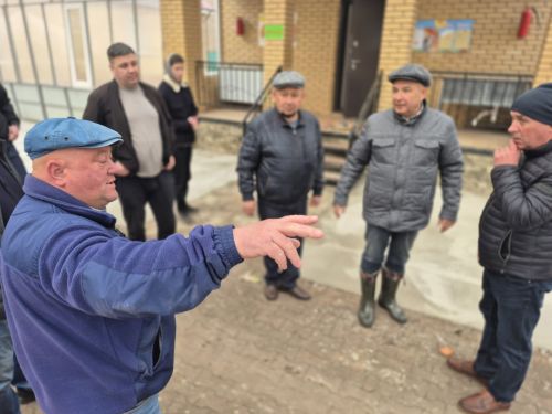 Минзәлә районы башлыгы Айдар Салахов төзелеш барган объектларны карады