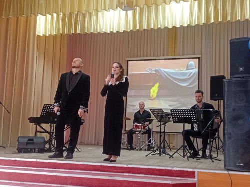 В Мензелинске представили моноспектакль «На безымянной высоте»
