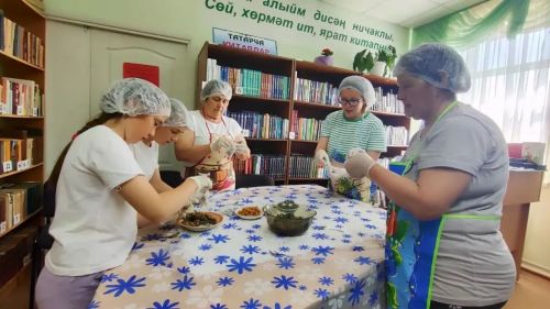В Староалександровской библиотеке прошла акция «Чай для солдата»