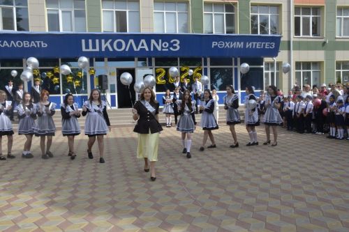 В СОШ № 3 Мензелинска состоялся «Последний звонок»