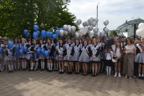 В СОШ № 3 Мензелинска состоялся «Последний звонок»