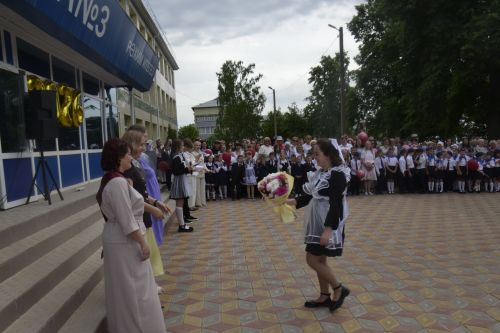 В СОШ № 3 Мензелинска состоялся «Последний звонок»