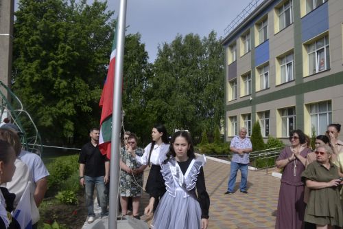 В СОШ № 3 Мензелинска состоялся «Последний звонок»