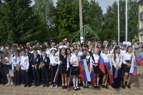 В СОШ № 3 Мензелинска состоялся «Последний звонок»
