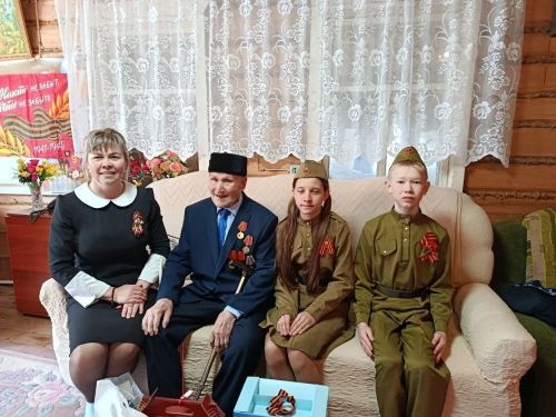 Встреча поколений: визит к ветерану Великой Отечественной войны