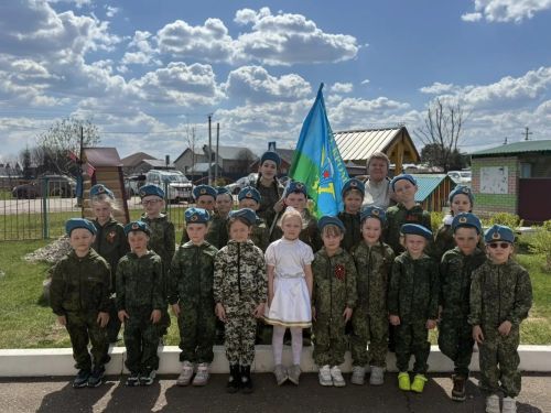 Военный парад дошколят прошёл в детском саду «Шатлык»