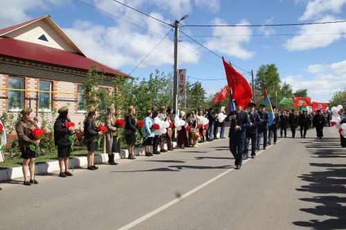 В Мензелинске прошёл Парад Победы