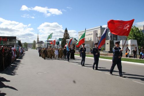 В Мензелинске прошёл Парад Победы
