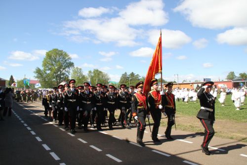 В Мензелинске прошёл Парад Победы