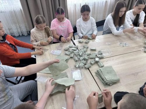 В Мензелинской центральной библиотеке прошел патриотический урок «Доблесть фронта и тыла»