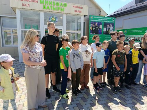 Мензелинский борец Егор Юнзель отправился на первенство мира