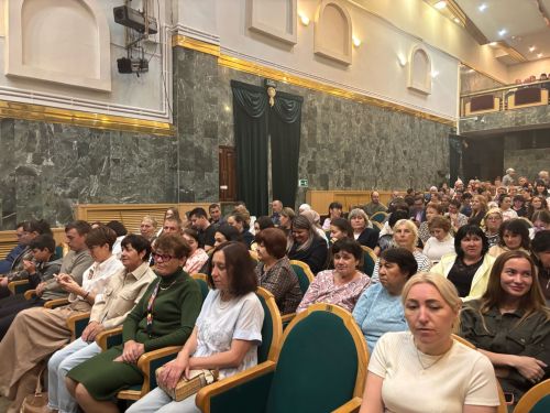 Минзәлә театрында Александр Далматов чыгарган «Сәхи(я)» драмасының премьерасы булды
