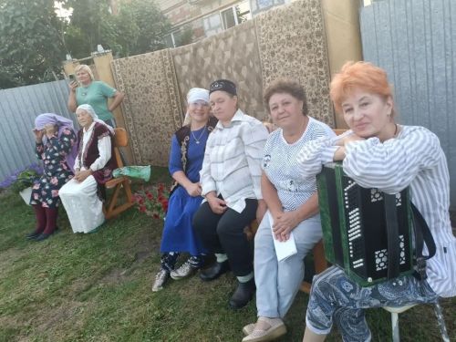 В селе Усаево возродили добрую традицию вечерних посиделок у ворот