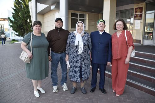 В День семьи, любви и верности в Мензелинске чествовали семьи-юбиляры