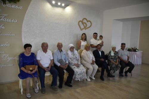 В День семьи, любви и верности в Мензелинске чествовали семьи-юбиляры