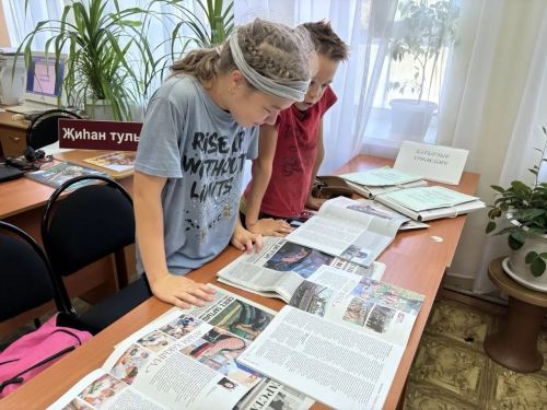 В Аюской сельской библиотеке провели патриотический час «Образцы мужества»