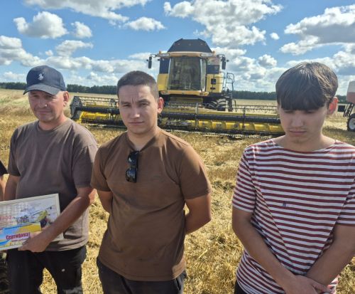 Семейная династия Миннемухаметовых лидирует в уборочной кампании в Мензелинском районе