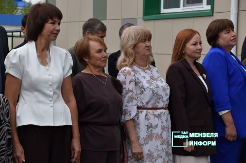 15 работников детсадов Мензелинского района внесли в Доску почета РТ в 2026 году