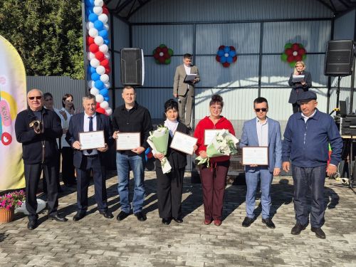 Тулбай авылында узган чарада мактау тактасына кергән райондашларга таныклык тапшырылды