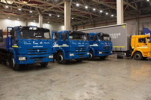 В Челнах состоялась передача техники КАМАЗ для гуманитарной миссии