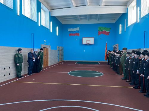 Митрополит Казанский и Татарстанский Кирилл, глава Мензелинского района Айдар Салахов посетили кадетскую школу-интернат