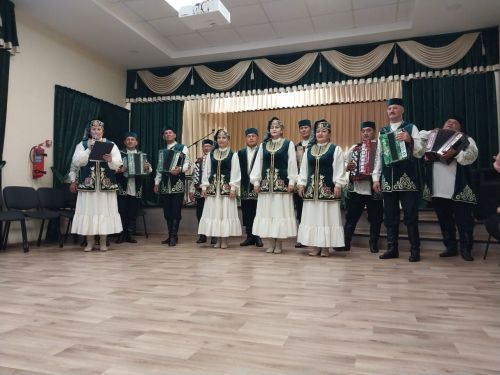 Тупач авылы клубында Өлкәннәр көне уңаеннан иганәчеләр ярдәмендә "Картаямени соң йөрәк" дип аталган бәйрәм кичәсе узды