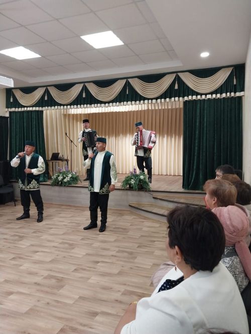 Тупач авылы клубында Өлкәннәр көне уңаеннан иганәчеләр ярдәмендә "Картаямени соң йөрәк" дип аталган бәйрәм кичәсе узды