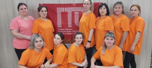 Сотрудники и воспитанники детского сада "Зоренька" выполняют нормативы ГТО