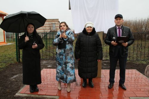 Тулбай авылында Салисә Гәрәева хөрмәтенә стела ачылды