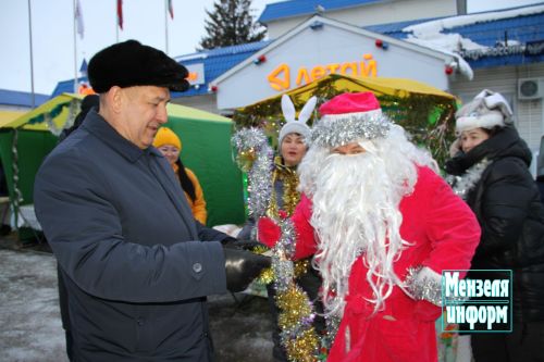 Предновогодняя ярмарка в Мензелинске