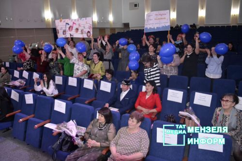 Работники культуры получили награды, соревновались в "Караоке батл"