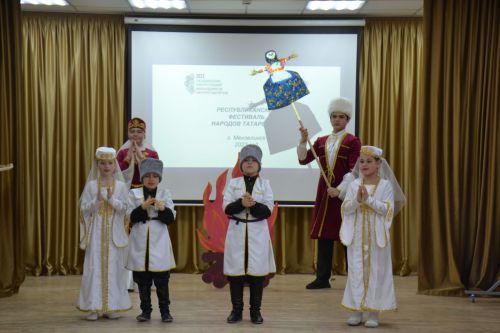 Мгновенья фестиваля народов Татарстана в СОШ №2