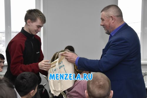 Коллектив филиала "Минзәлә- информ" встретился студентами техникума и педколледжа