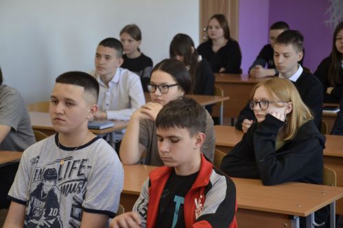 Учащиеся СОШ №3 Мензелинска встретились с мобилизованным